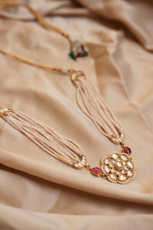 Mehnaz choker