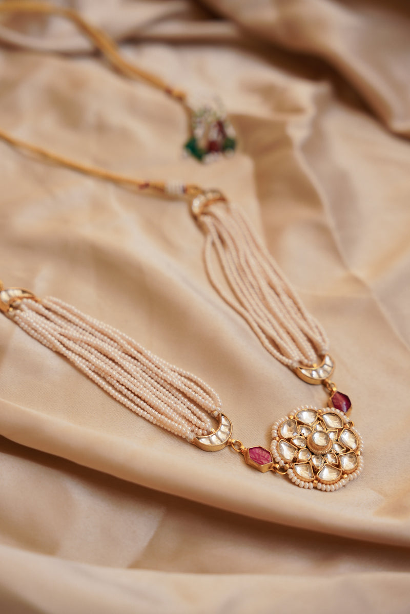 Mehnaz choker