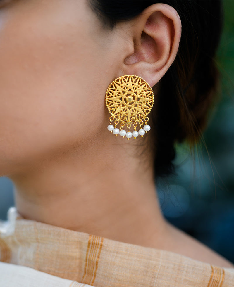 Gold plated earrings with freshwater pearls