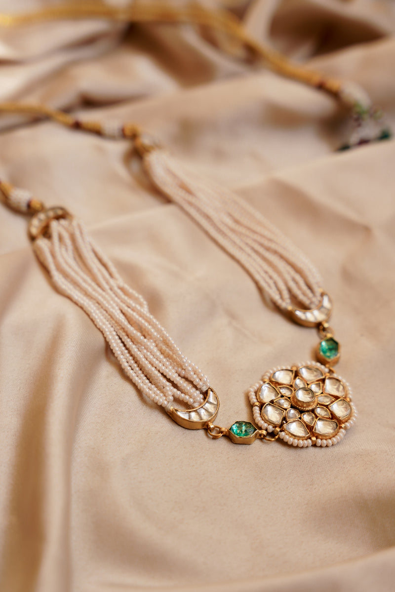 Mehnaz choker