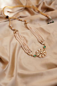 Mehnaz choker